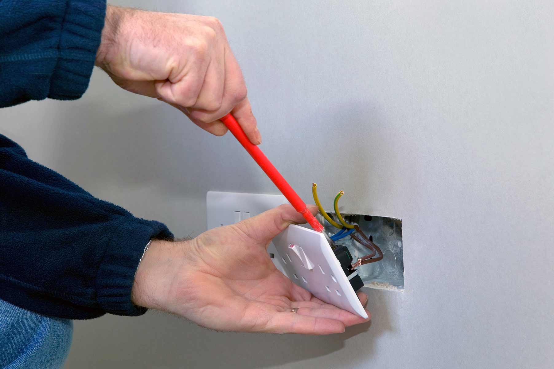 Our electricians can install plug sockets for domestic and commercial proeprties in Knaresborough and the local area. 